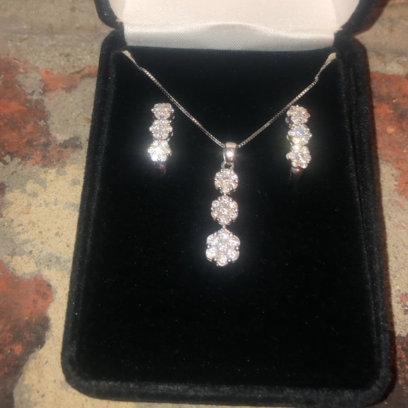 21stone Diamond necklace & earring set 10kt/14k - Picture 2 of 8